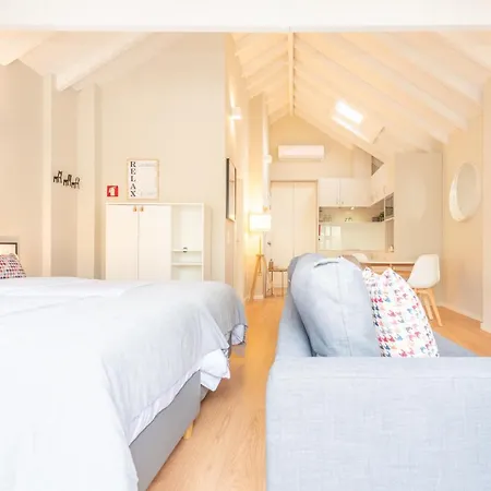 12 Sweet Caroline * Oporto