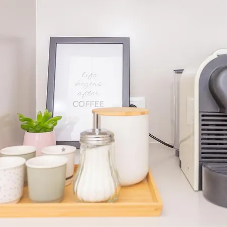 12 Sweet Caroline * Porto