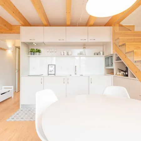 12 Sweet Caroline 아파트